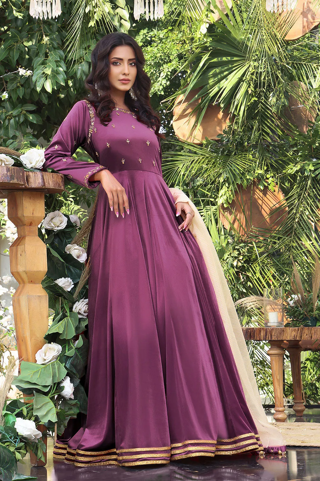 Handwork Embroidered Solid Velvet Maxi | ZEENAT | M3137 & M123137