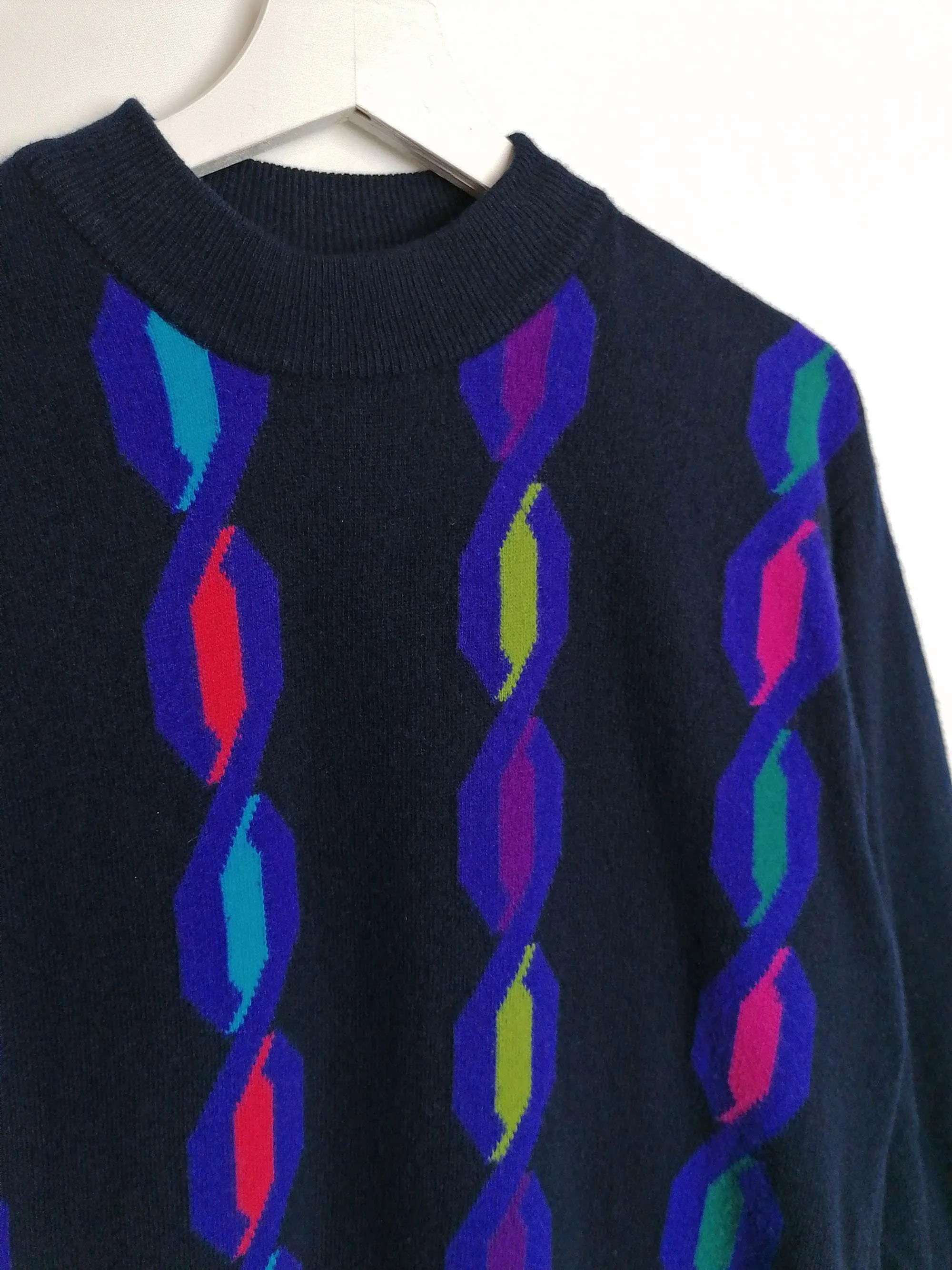 UNITED COLORS of BENETTON  Retro Pattern Unisex Wool Sweater - size M-L / 46